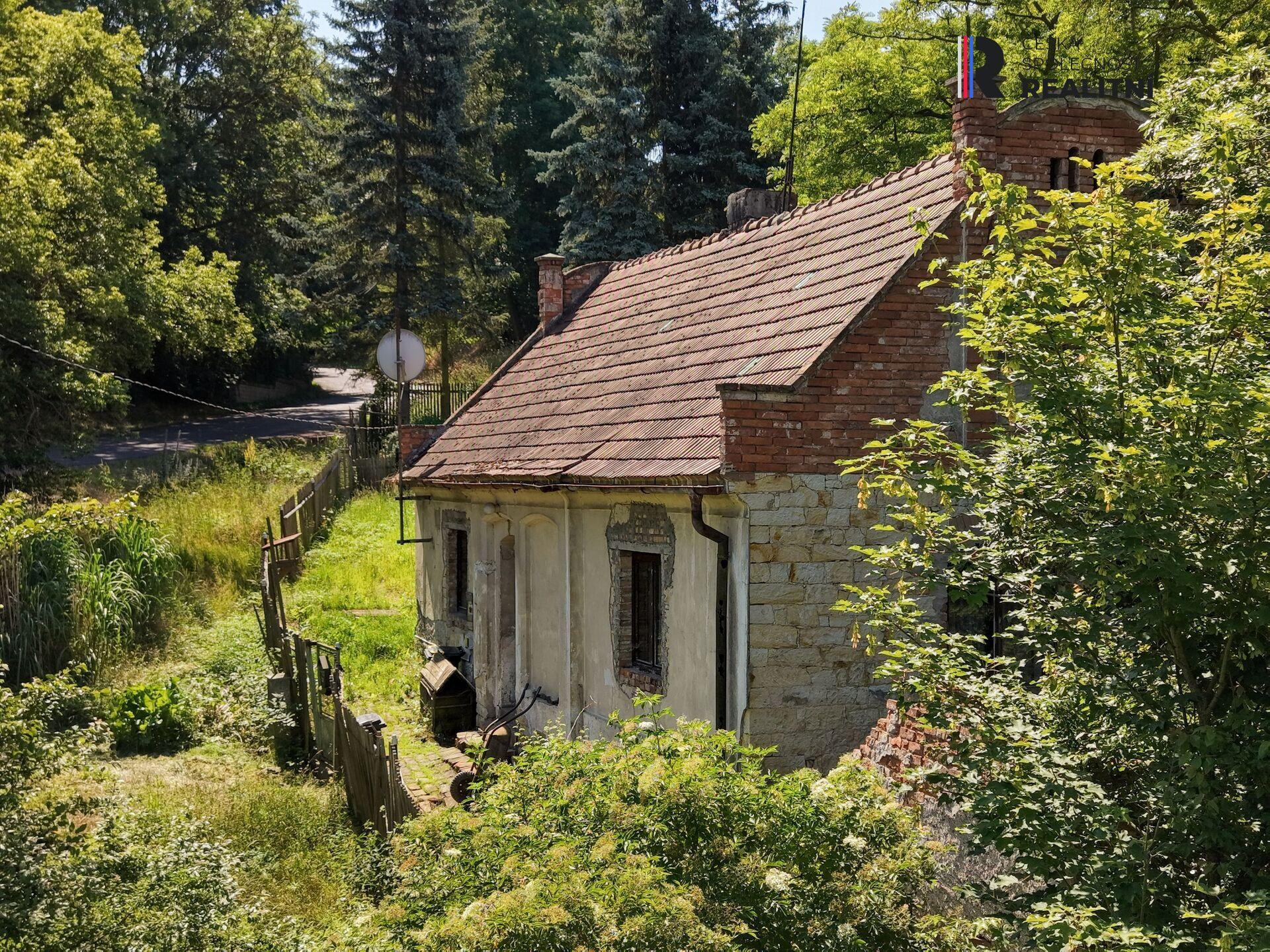 Prodej domu a stodoly na pozemku o výměře celkem 5.400m2