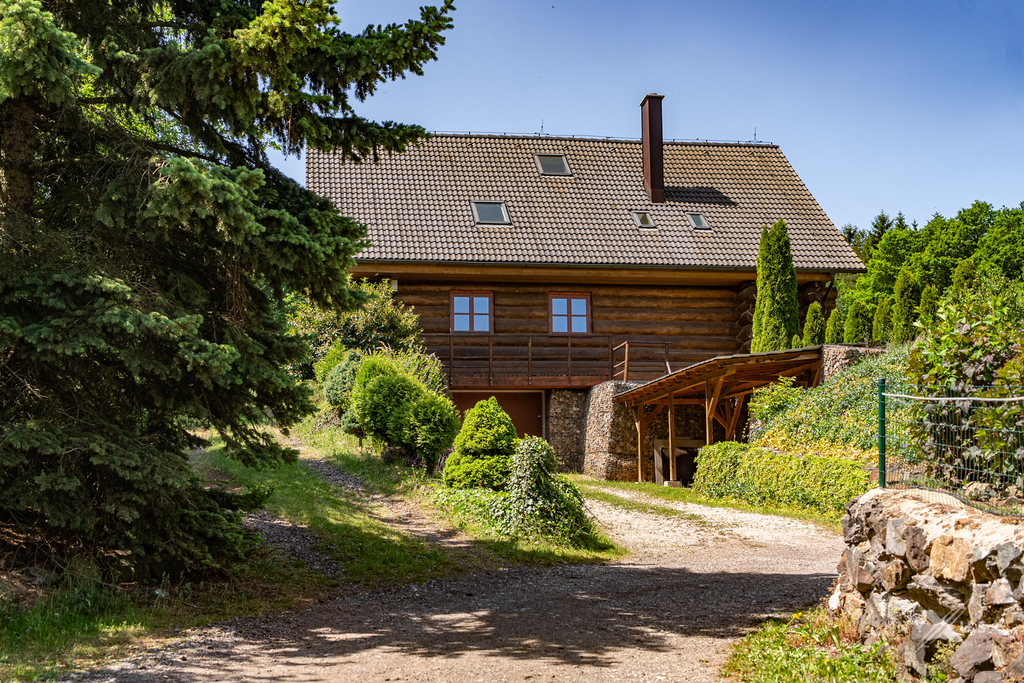 Exteriér srubu