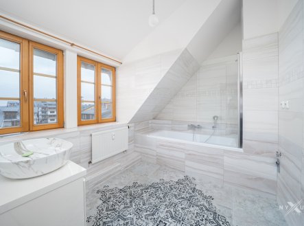 Pronájem bytu, 3+kk, 84 m²