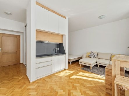 Pronájem bytu, 1+kk, 35 m²