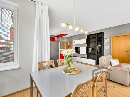 Pronájem bytu, 2+kk, 61 m²