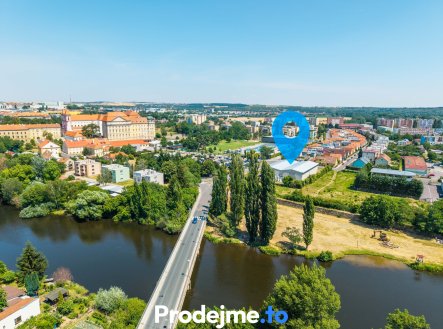 Prodej komerčního objektu, sklad, 3 833 m²