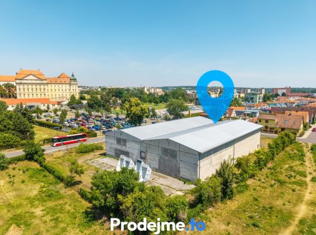 Prodej komerčního objektu, sklad, 3 833 m²