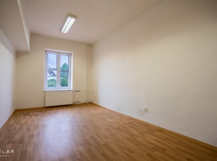 Pronájem kanceláře, 328 m²