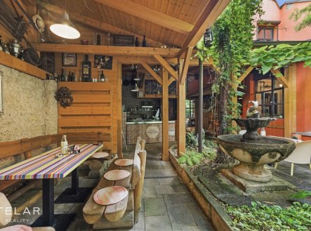 Prodej restaurace, 864 m²
