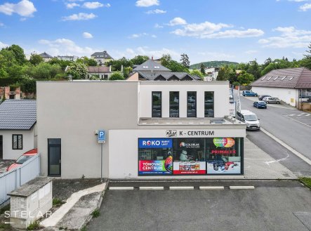 Pronájem obchodní prostory, 300 m²