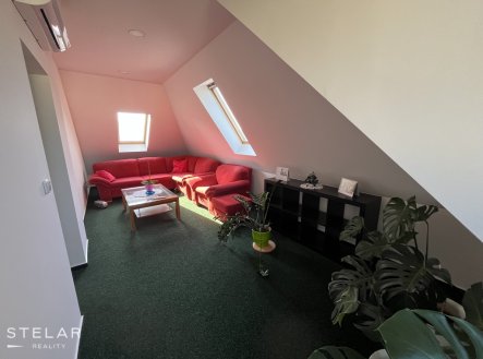 Pronájem kanceláře, 66 m²