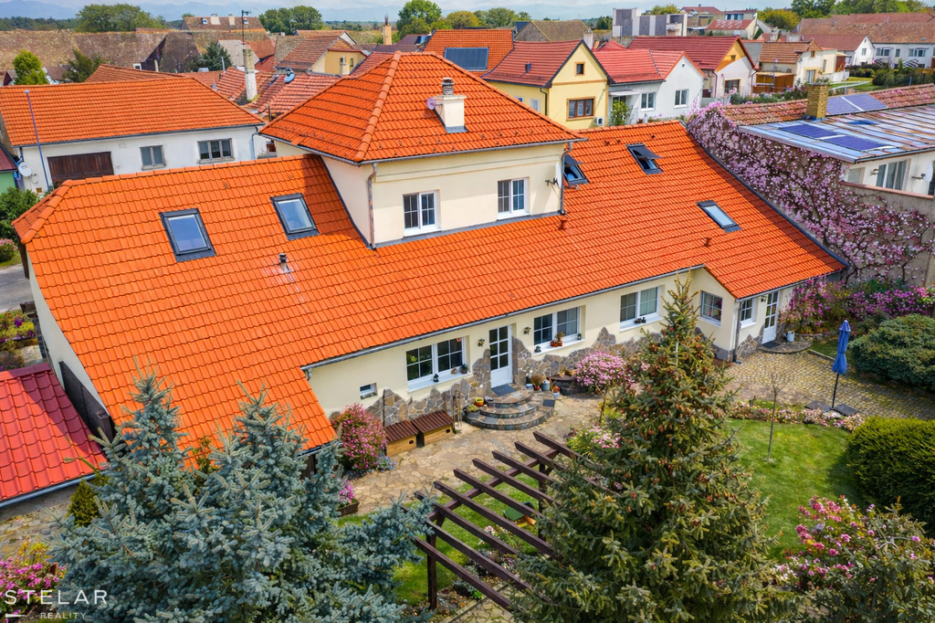 Letecký pohled na zadní část nemovitosti