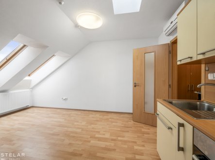 Pronájem bytu, 1+kk, 29 m²