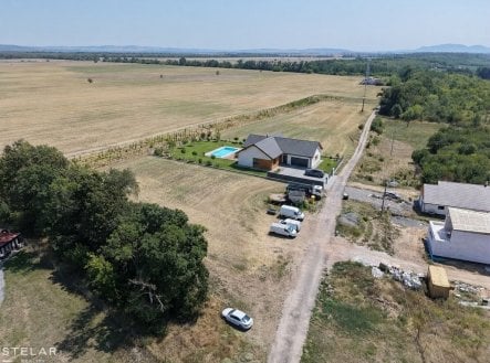Prodej pozemku pro bydlení, 1 635 m²