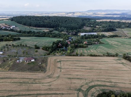 Prodej pozemku pro bydlení, 2 379 m²