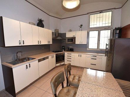 Prodej kanceláře, 72 m²