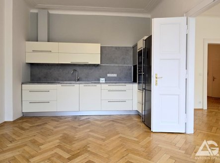 Pronájem bytu, 4+kk, 106 m²