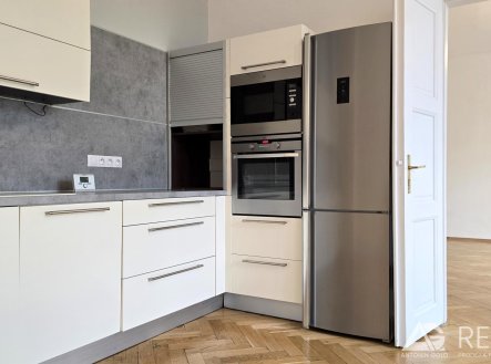 Pronájem bytu, 4+kk, 106 m²