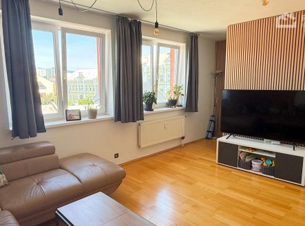 Pronájem bytu, atypický, 120 m²