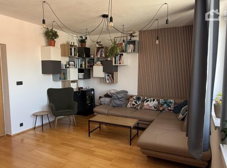 Pronájem bytu, atypický, 120 m²