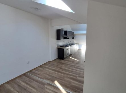 Pronájem bytu, 4+kk, 100 m²