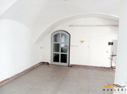Pronájem obchodní prostory, 90 m²