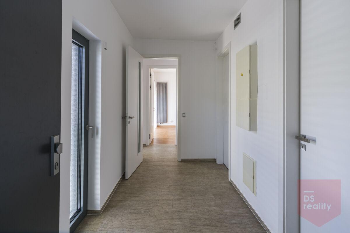 Prodej bezbariérového bytu 2+kk, 79 m2, Praha 9, Klánovice, Slavětínská