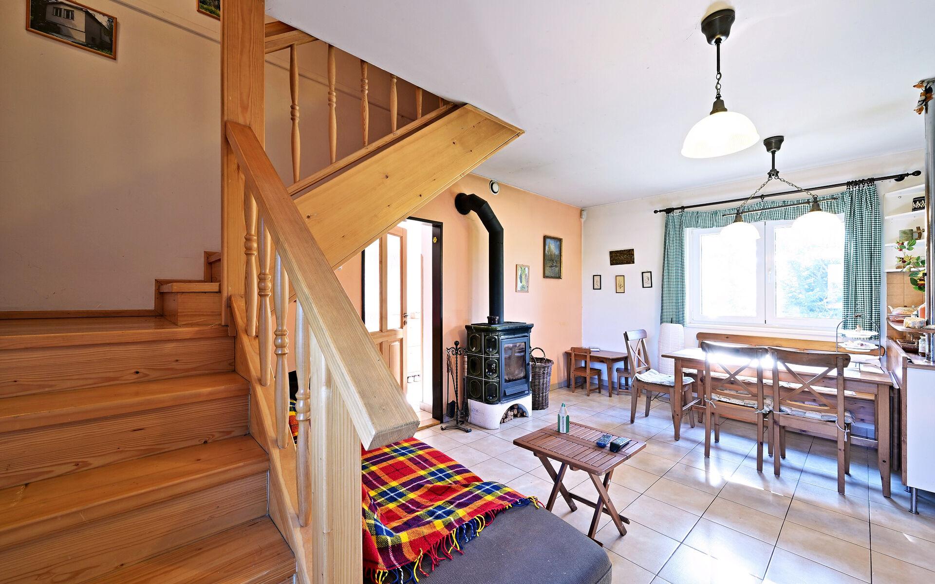 Prodej domu o celkové ploše 156m², pozemek 441m², sklep, studna, zahradní domek, Stříbrná Skalice.