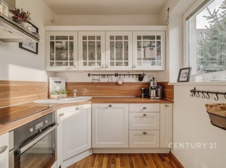 Pronájem bytu, 3+kk, 63 m²