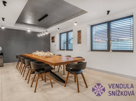 jídelna | Prodej - dům/vila, 331 m²