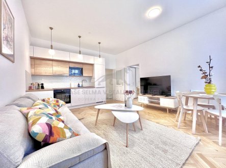 Pronájem bytu, 3+kk, 72 m²
