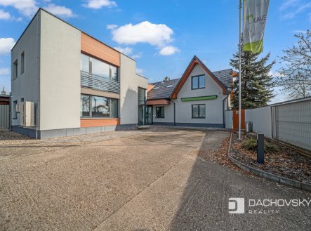 Prodej kanceláře, 374 m²