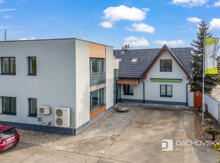 Prodej kanceláře, 374 m²