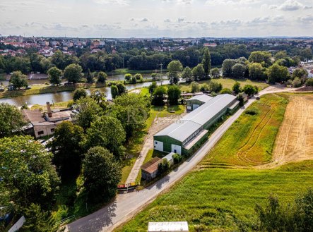 Pronájem komerčního objektu, sklad, 323 m²