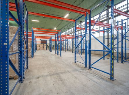 Pronájem komerčního objektu, sklad, 323 m²