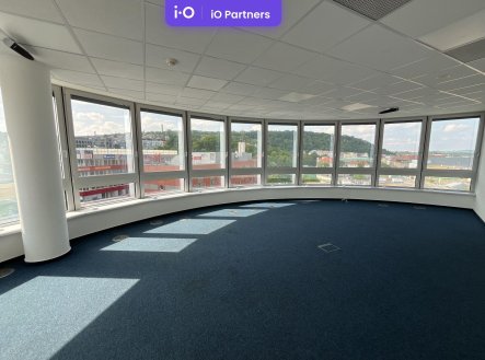 Pronájem kanceláře, 1 121 m²