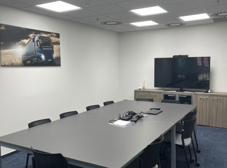 Pronájem kanceláře, 337 m²