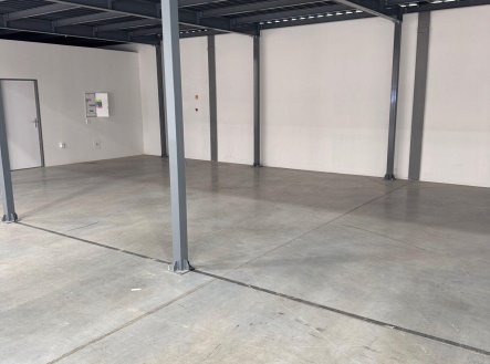 Pronájem skladu, 1 000 m²