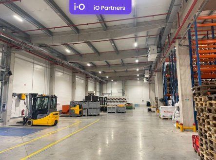 Pronájem skladu, 2 000 m²