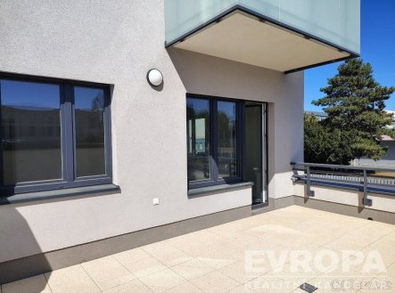Pronájem bytu, 2+kk, 74 m²