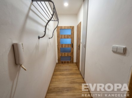 Pronájem bytu, 1+kk, 36 m²