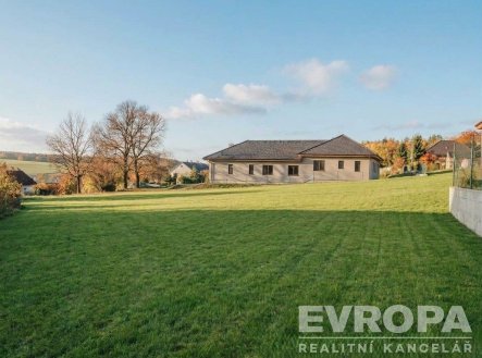 Prodej pozemku pro bydlení, 1 421 m²