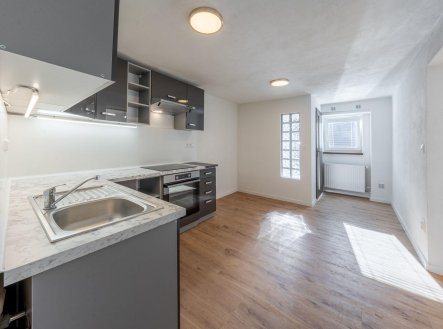 Pronájem bytu, 2+1, 57 m²