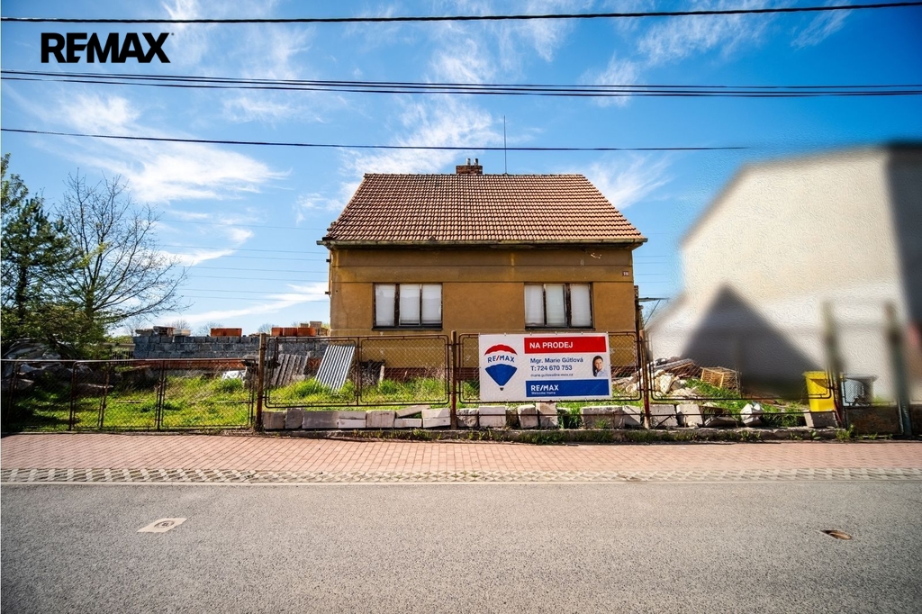 DŮM LIBIŠ - POHLED Z ULICE ZA KRALUPKOU