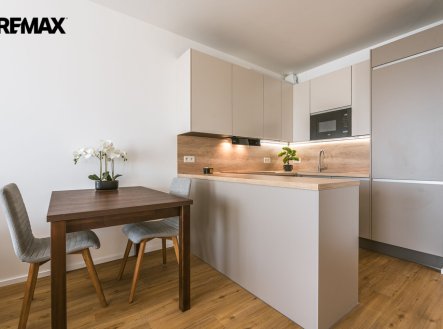 Pronájem bytu, 2+kk, 73 m²