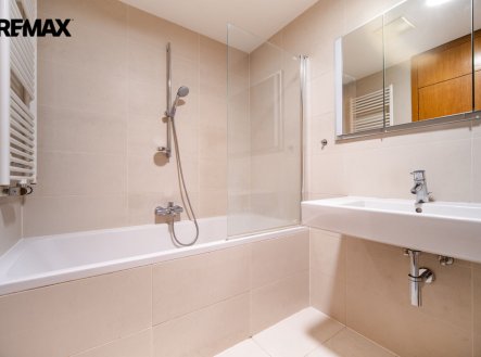 Pronájem bytu, 1+kk, 44 m²