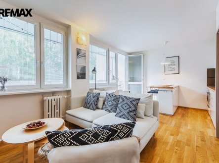 Pronájem bytu, 1+kk, 35 m²