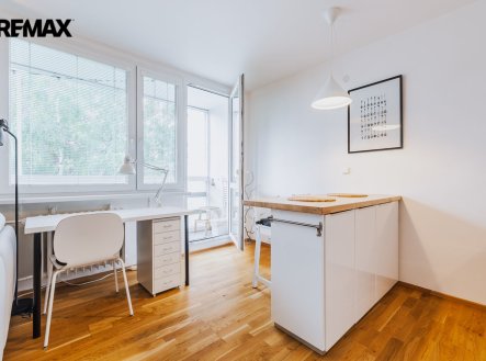 Pronájem bytu, 1+kk, 35 m²