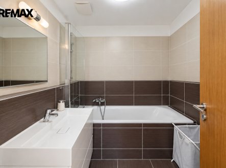 Pronájem bytu, 3+kk, 9 221 m²