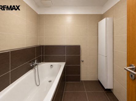 Pronájem bytu, 3+kk, 9 221 m²
