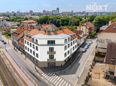 Prodej komerčního objektu, obchodní centrum, 144 m²