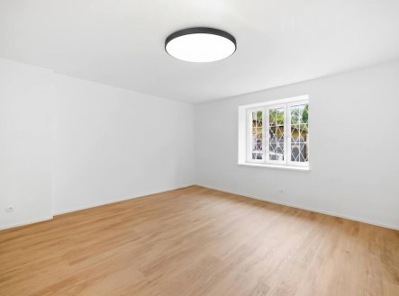 Prodej komerčního objektu, administrativní budova, 254 m²