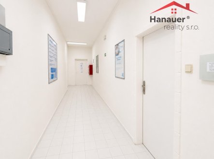 Pronájem komerčního objektu, jiný, 127 m²