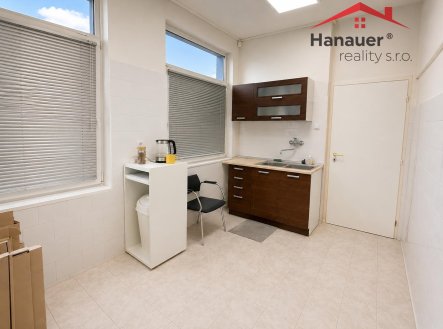 Pronájem komerčního objektu, jiný, 127 m²